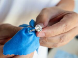 clean a 4 carat diamond ring